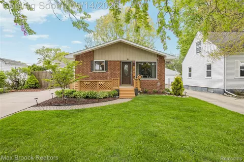 1890 Princeton Rd, Berkley, MI 48072
