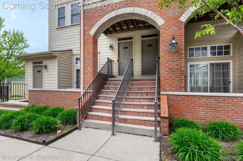 185 Amys Walk, Auburn Hills, MI 48326