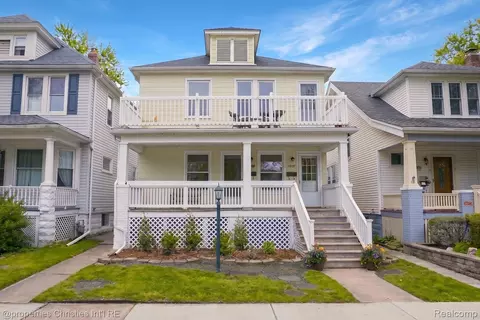 1093-95 Lakepointe St, Grosse Pointe Park, MI 48230