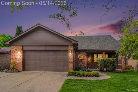 45440 Holmes Dr, Canton, MI 48187