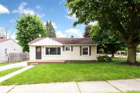 449 Burton Ct, Ypsilanti, MI 48197