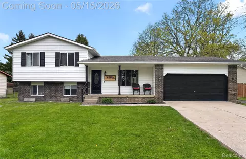 9386 Woodside Trl, Swartz Creek, MI 48473
