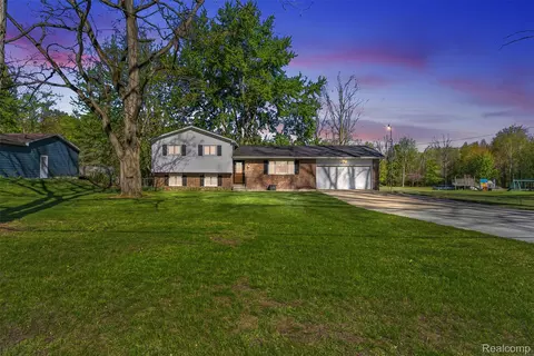 14433 Tuscola Rd, Vienna, MI 48420