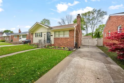 1906 Carlysle St, Dearborn, MI 48124