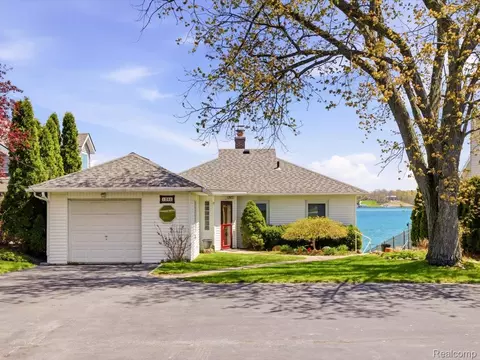 1265 River Rd, St. Clair, MI 48079