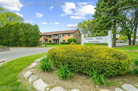 7362 Manor Cir #203, Westland, MI 48185