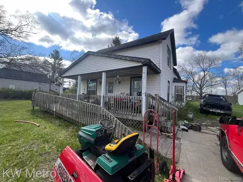 1082 E James St, White Cloud, MI 49349