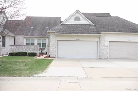 13500 Wyndemere Cir, Sterling Heights, MI 48313