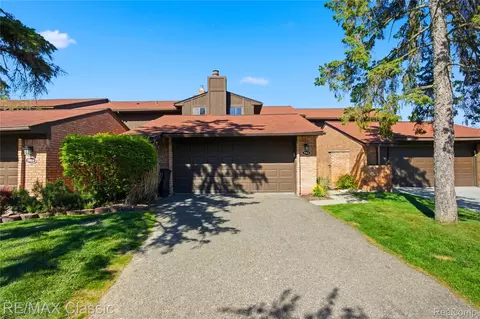 3961 Chablis St #., West Bloomfield, MI 48323