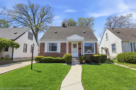 2920 Hubbard St, Dearborn, MI 48124