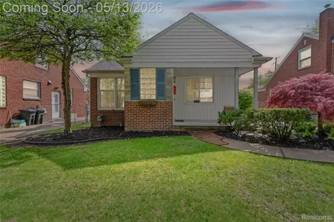 21610 Prestwick Ave, Harper Woods, MI 48225