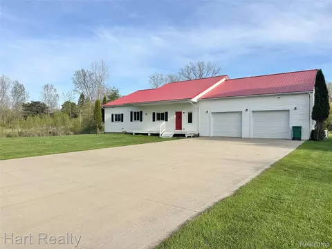 7982 Heinemann Rd, Rubicon, MI 48468