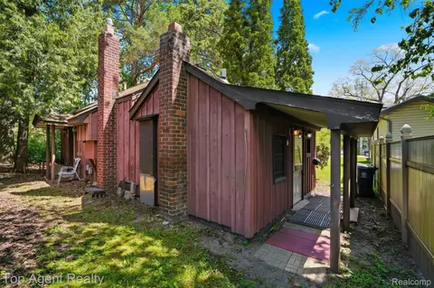 745 Karmada St, Plymouth, MI 48170