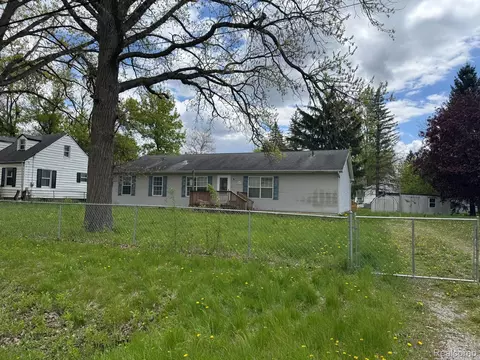 3231 W Hobson Ave, Mount Morris, MI 48504