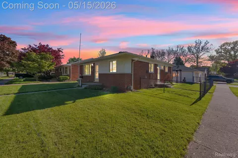 8610 N Evangeline St, Dearborn Heights, MI 48127