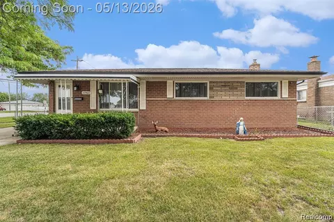 32960 Oakview Dr, Warren, MI 48092