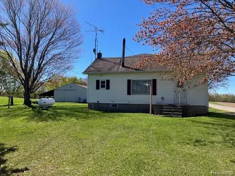 4515 S Bad Axe Rd, Bingham, MI 48475