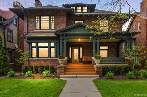 140 Longfellow St, Detroit, MI 48202