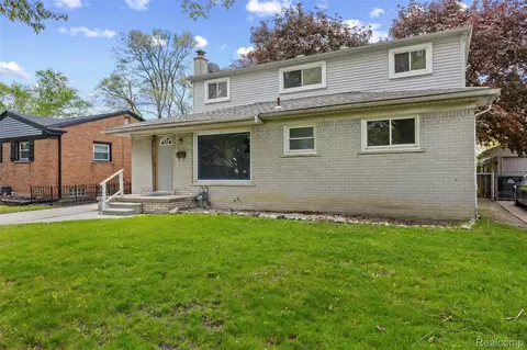 7608 Tulane St, Taylor, MI 48180
