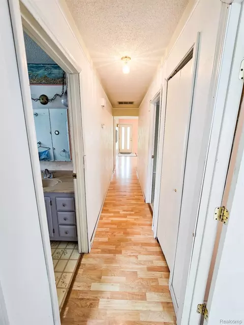Entry Way - 12929 Matthews St, Carleton, MI 48117 photo 3 of 5