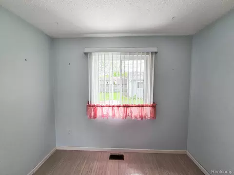 Bedroom - 12929 Matthews St, Carleton, MI 48117 photo 3 of 7