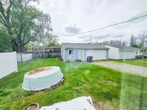 Exterior - 12929 Matthews St, Carleton, MI 48117 photo 11 of 12