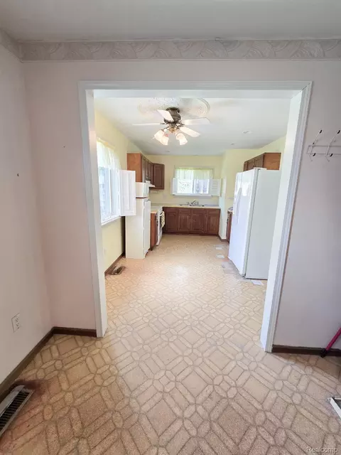Entry Way - 12929 Matthews St, Carleton, MI 48117 photo 2 of 5