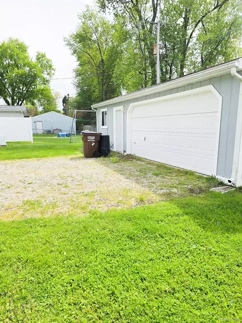 Exterior - 12929 Matthews St, Carleton, MI 48117 photo 7 of 12