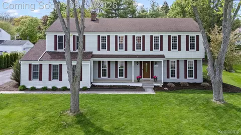 4238 Apple Valley Ln, West Bloomfield, MI 48323