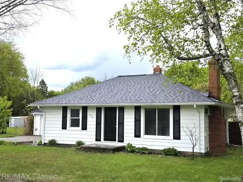 Exterior - 726 Oda St, Davison, MI 48423 photo 2 of 3