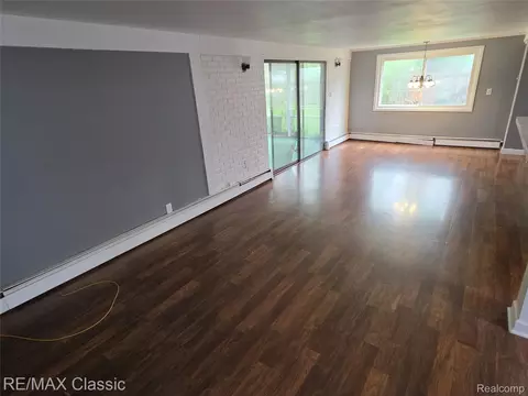 Living - 726 Oda St, Davison, MI 48423 photo 6 of 7