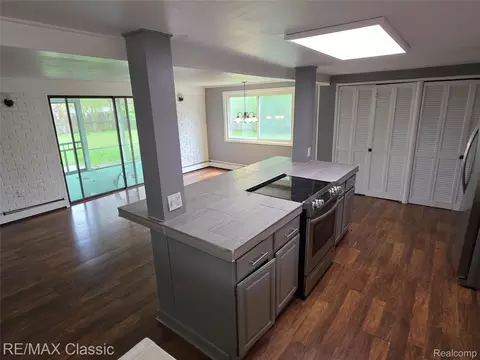 Kitchen - 726 Oda St, Davison, MI 48423 photo 4 of 9