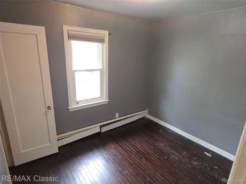 Bedroom - 726 Oda St, Davison, MI 48423 photo 4 of 5