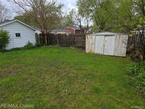 Exterior - 726 Oda St, Davison, MI 48423 photo 3 of 3