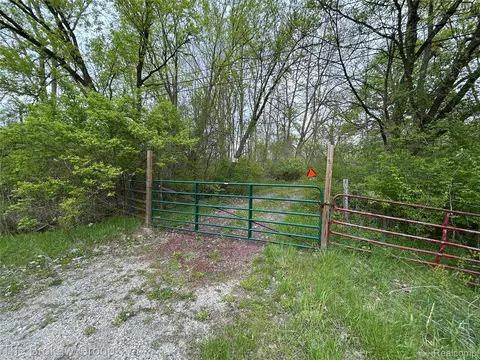 6120 Kelly Rd, Mount Morris, MI 48433