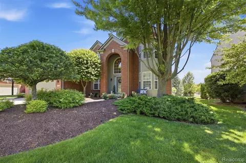 49133 Running Trout Ln, Northville, MI 48168