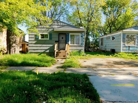 722 Barrie Ave, Flint, MI 48507