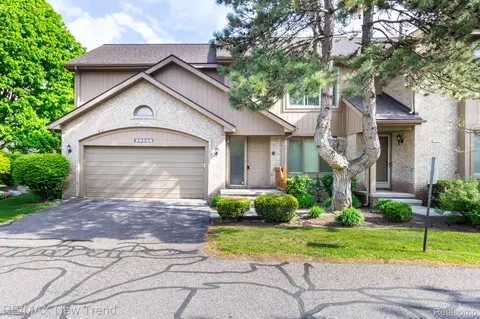29583 Sierra Pointe Cir, Farmington Hills, MI 48331
