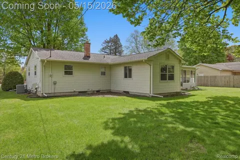 Exterior - 5457 N Seymour Rd, Flushing, MI 48433 photo 5 of 6