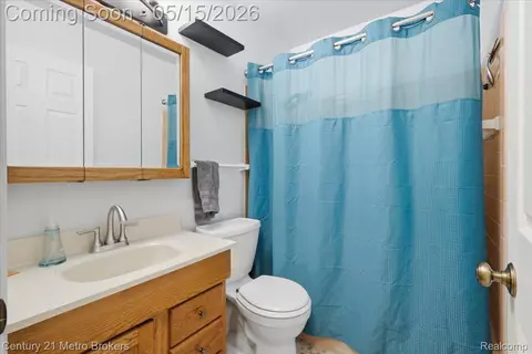Bath - 5457 N Seymour Rd, Flushing, MI 48433 photo 1 of 2