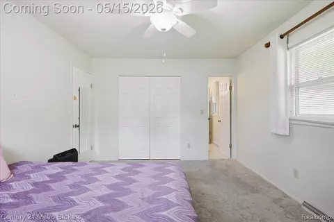 Bedroom - 5457 N Seymour Rd, Flushing, MI 48433 photo 2 of 4
