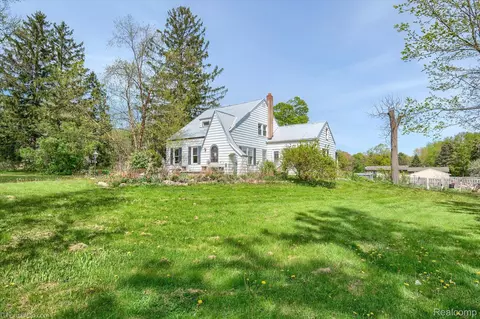 164 Myers Rd, Lapeer, MI 48446