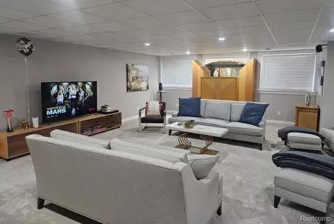 Living - 9035 N Island Dr, Flushing, MI 48433 photo 2 of 2