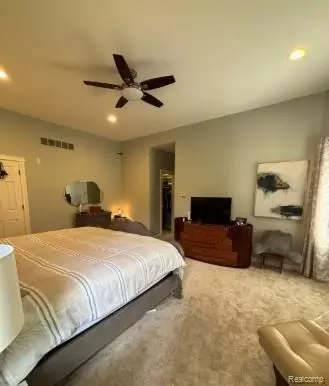 Bedroom - 9035 N Island Dr, Flushing, MI 48433 photo 3 of 7