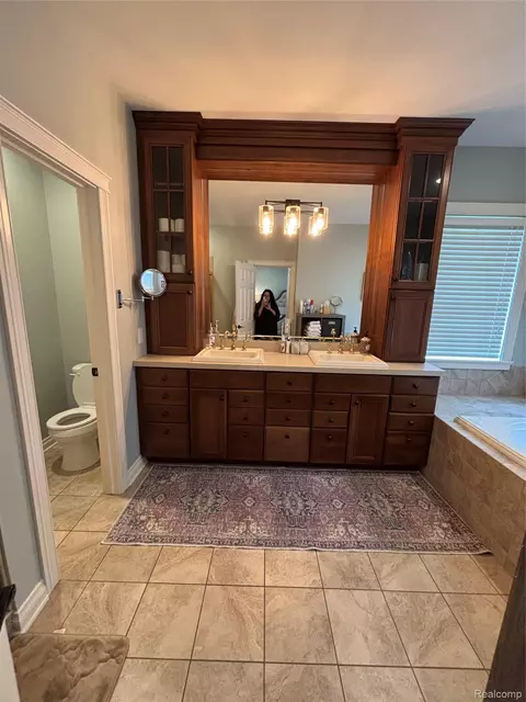 Bath - 9035 N Island Dr, Flushing, MI 48433 photo 2 of 4