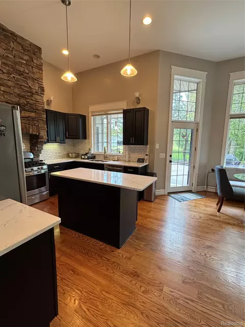 Kitchen - 9035 N Island Dr, Flushing, MI 48433 photo 3 of 3
