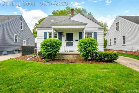 900 N Edison Ave, Royal Oak, MI 48067