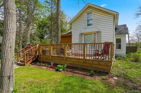 36553 Romulus Ave, Romulus, MI 48174