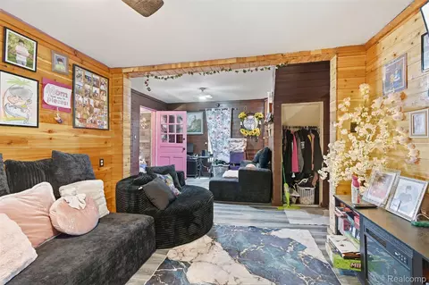 Entry Way - 36553 Romulus Ave, Romulus, MI 48174 photo 1 of 2