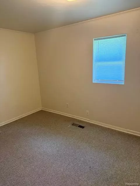 935 Ingleside Ave, Flint, MI 48507 photo 4